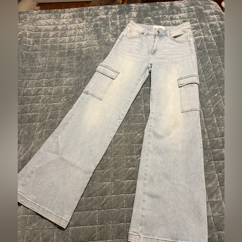 Risen light wash cargo jeans sz 4/27